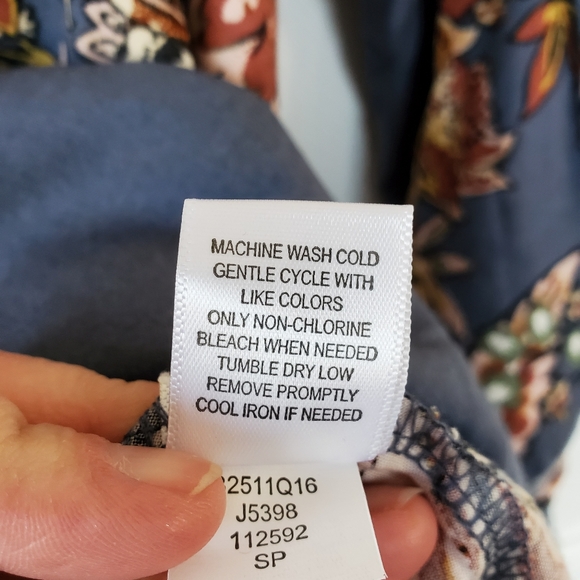 Living Doll/ Floral Print Peasant Top - Picture 7 of 8